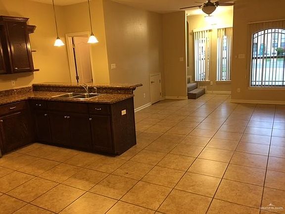 5th image of 1306 W Kiwi Ave
