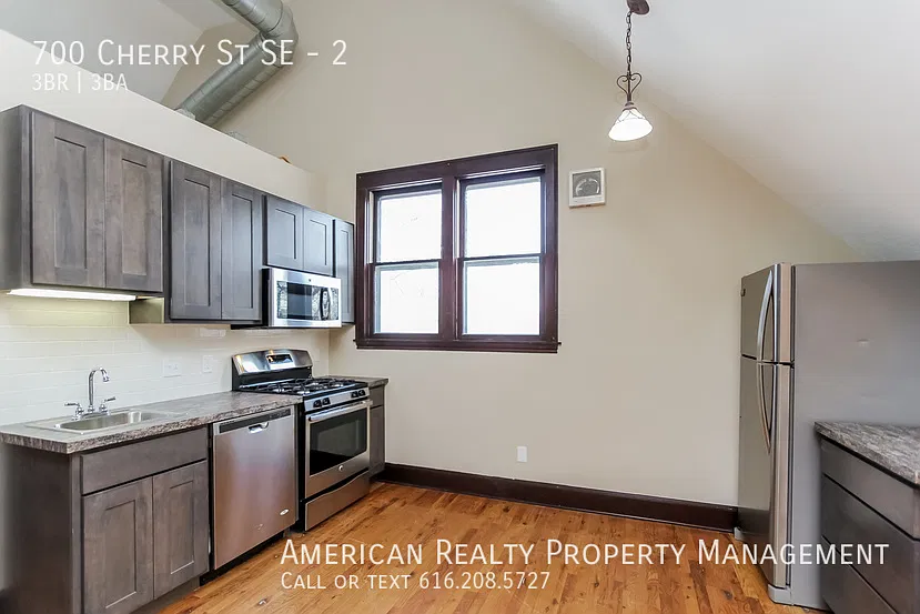 3 bed, 2025 sqft, $2,200 — Photo 3