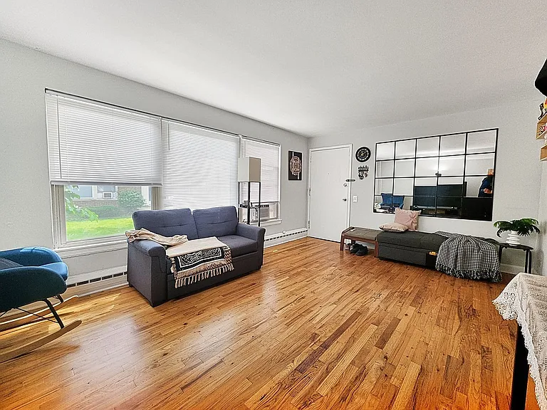 2104-24 W. Foster Ave — Photo 12