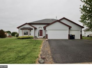 11862 Marigold Way, Lindstrom, MN 55045