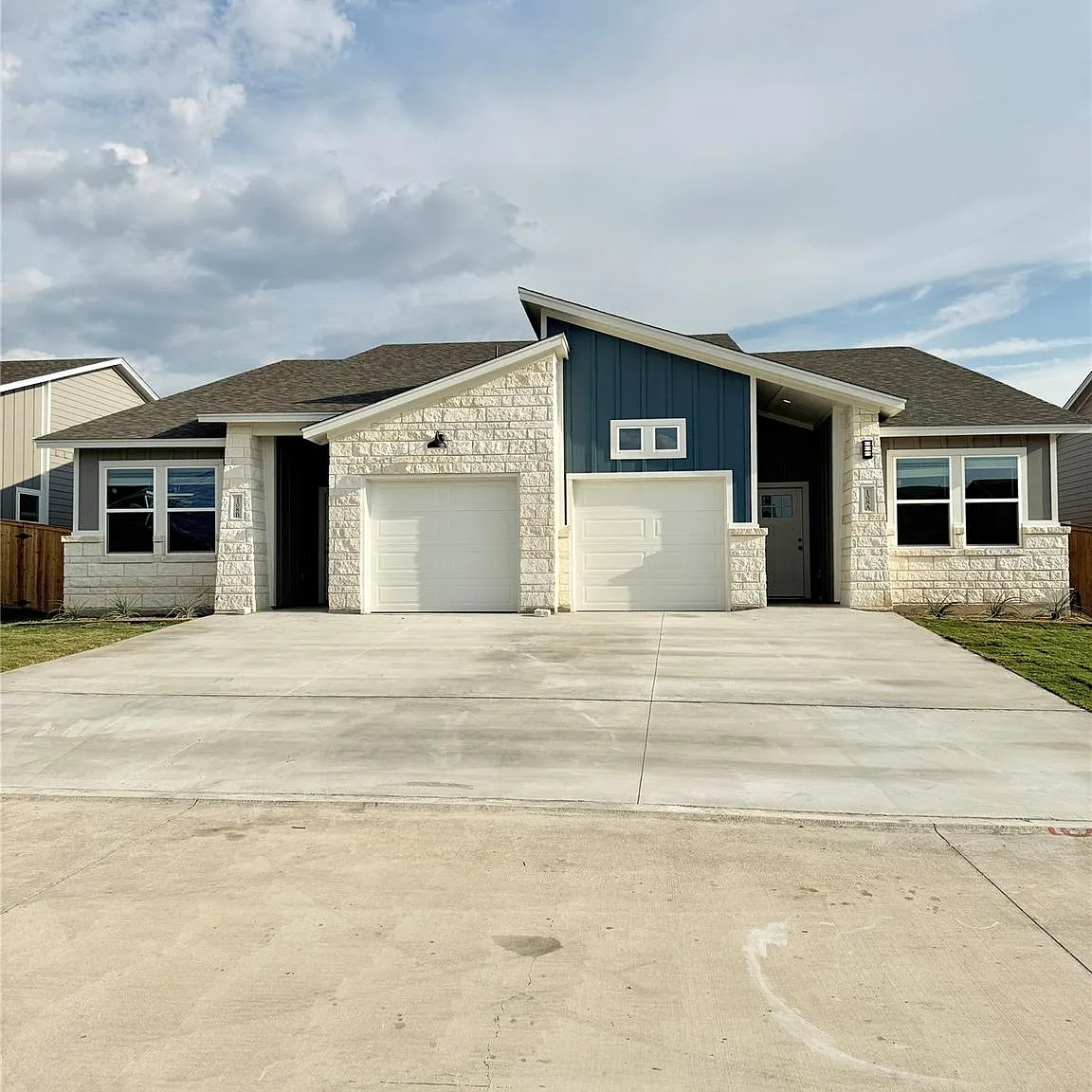 3 bed, $1,600 — Photo 1