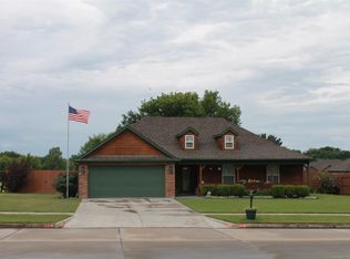 2401 Westwood Dr, Claremore, OK 74017