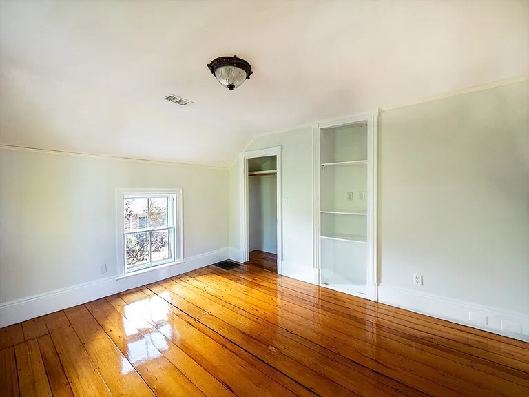 12 Adella Pl — Photo 33