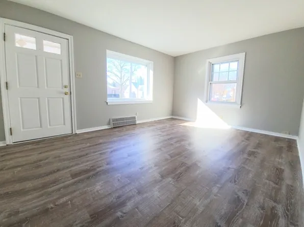 1504 E Van Beck Ave, Milwaukee, WI 53207