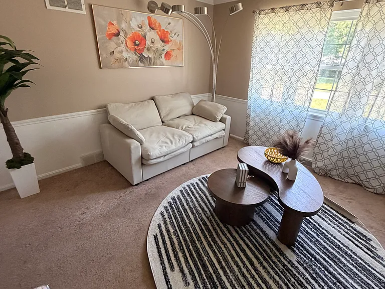 75 Mayflower Dr #4 — Photo 11