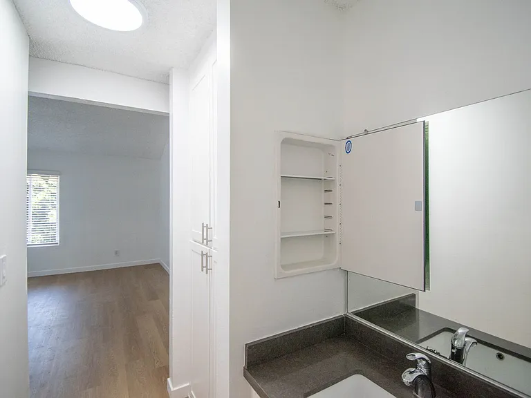 7350 Kester Avenue — Photo 11