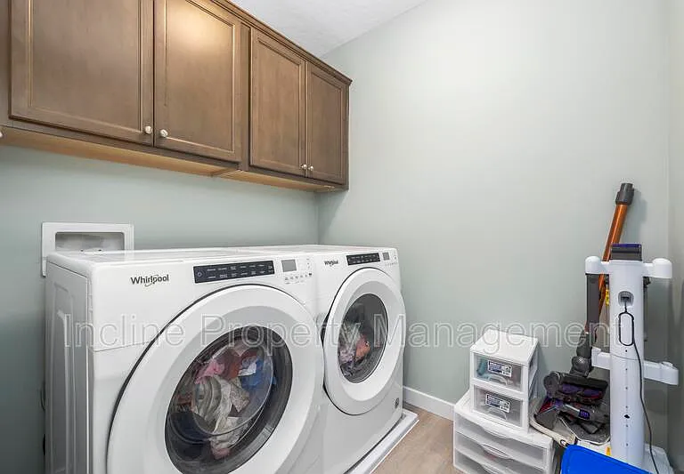 4438 E Hurstbourne Dr — Photo 13