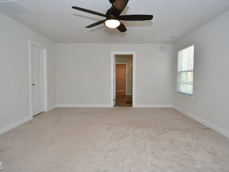 379 Gathering Ln — Photo 33