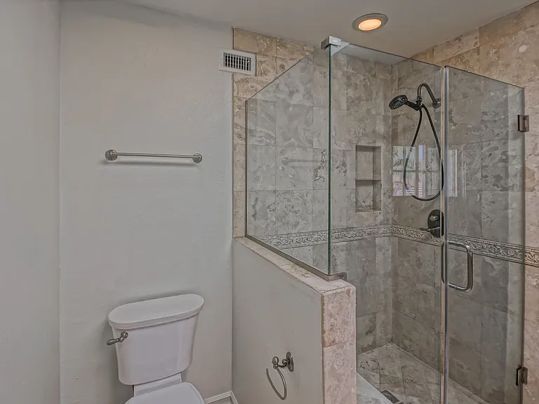 7148 Island Village Dr — Photo 44