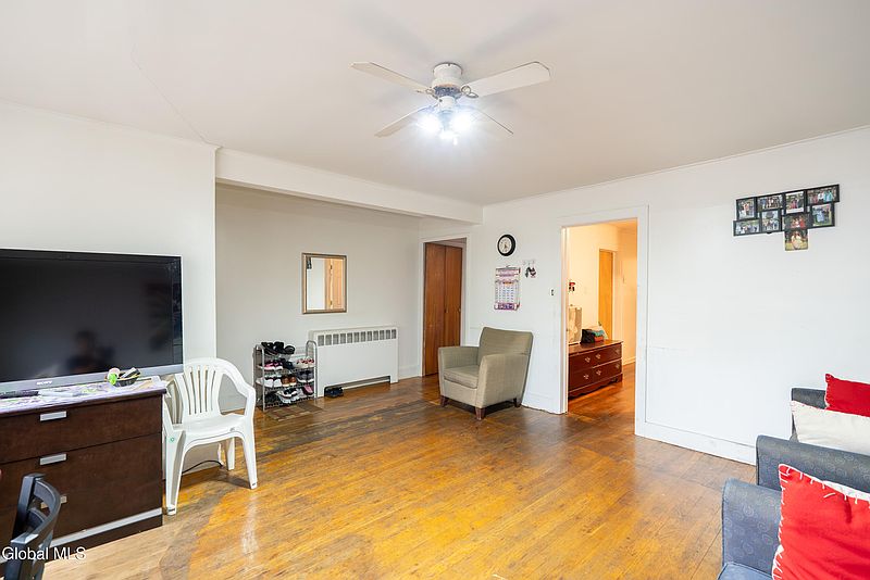 5th image of 8-10 Spruce Street