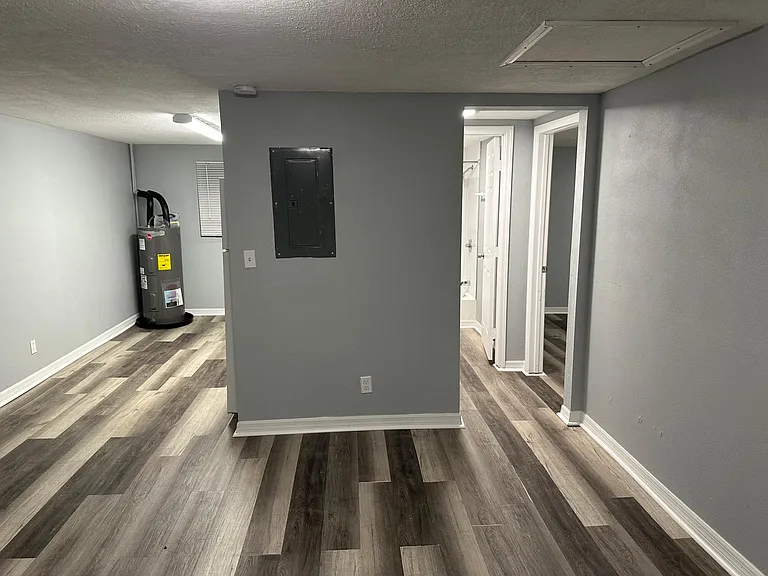 2435 Edwin St NE #4 — Photo 14