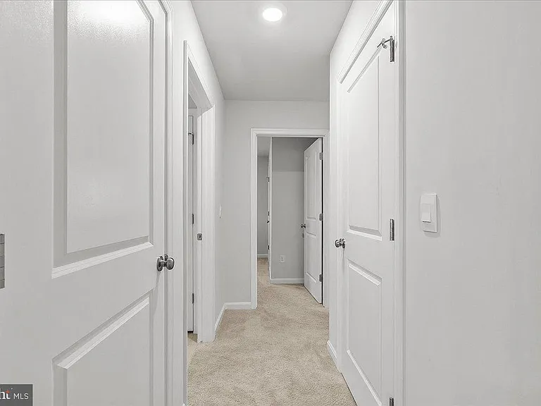 109 Woodford Dr — Photo 23