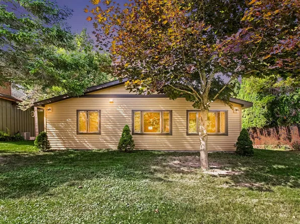 171 Plymouth Beach Rd, Indian River, MI 49749