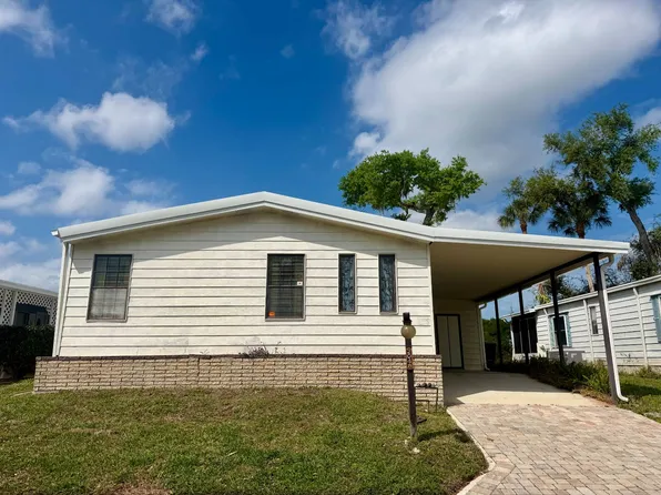 2048 Paradise Way, Palmetto, FL 34221