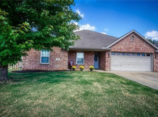 3807 W Amour Dr, Rogers, AR 72758