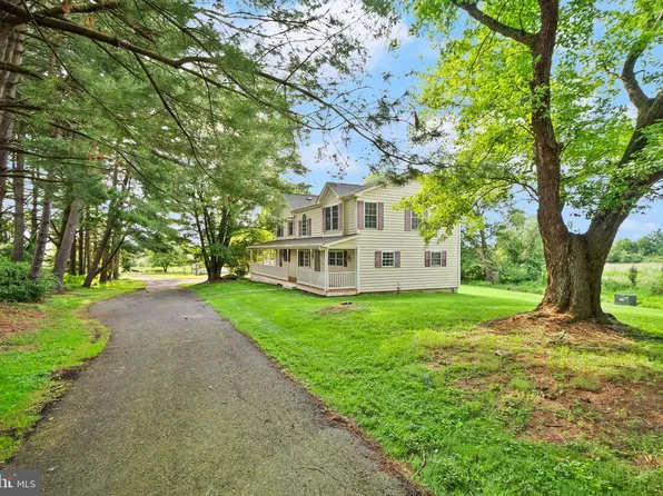 42277 Chestnut Hill Ln, Leesburg, VA 20176