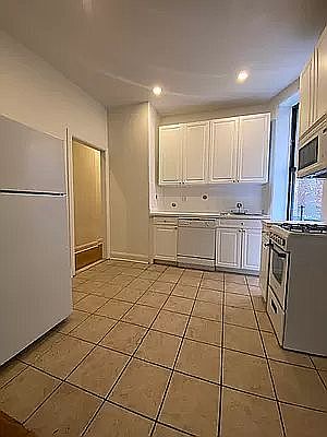 4th image of 433 E 80th St #6