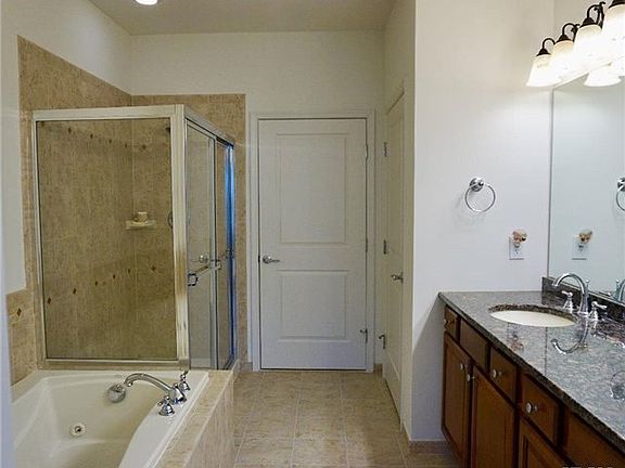 5th image of 69 Samantha Cir