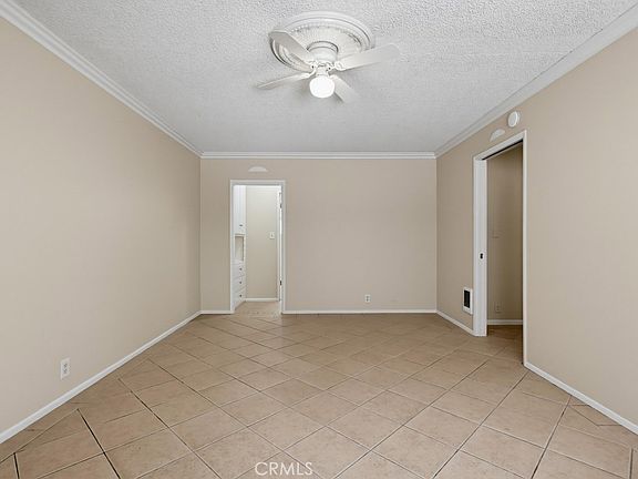5th image of 640 Elm Ave APT 5