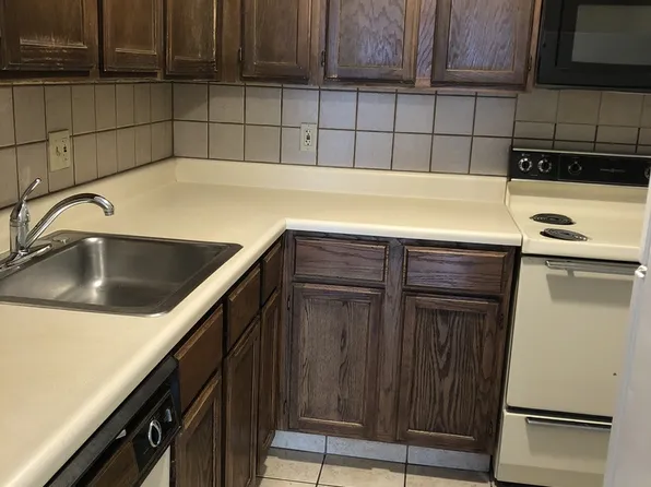 Louisiana Place Apartments