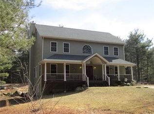 27 Dawn Ln, Wood River Junction, RI 02894