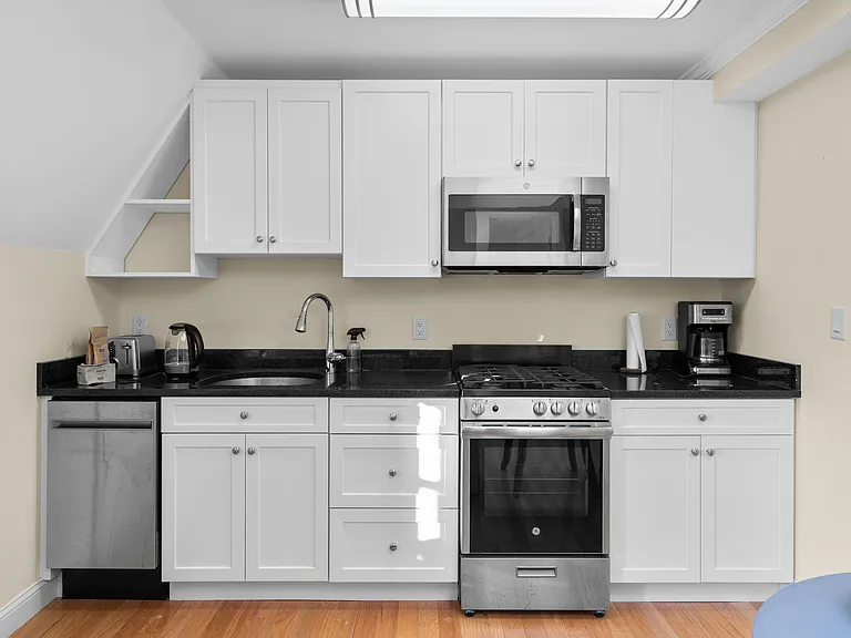 124 Commonwealth Ave #4 — Photo 11
