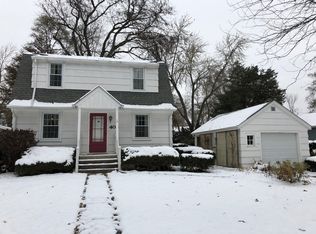 408 Woodbine Ave, Island Lake, IL 60042