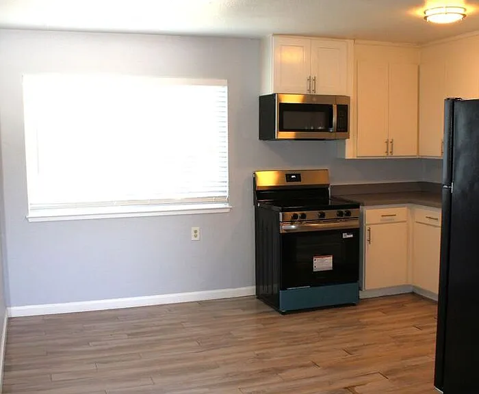 1575 Yulupa Ave #H — Photo 6