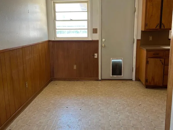 408 E Elm St, Denver City, TX 79323