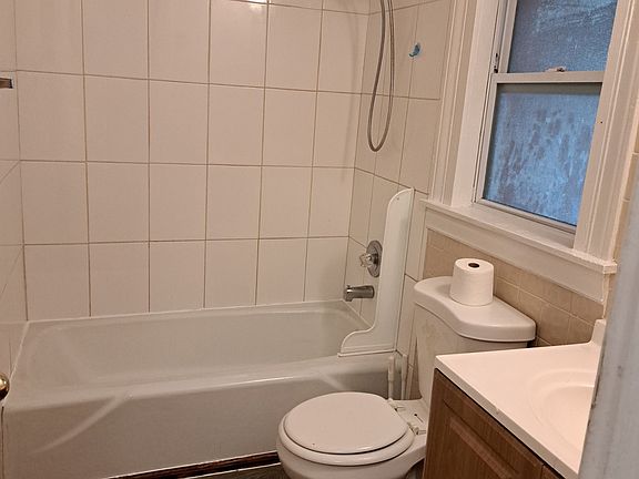 5th image of 3707 42nd Ave N