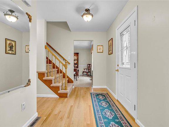 3rd image of 5524 Heather Ln