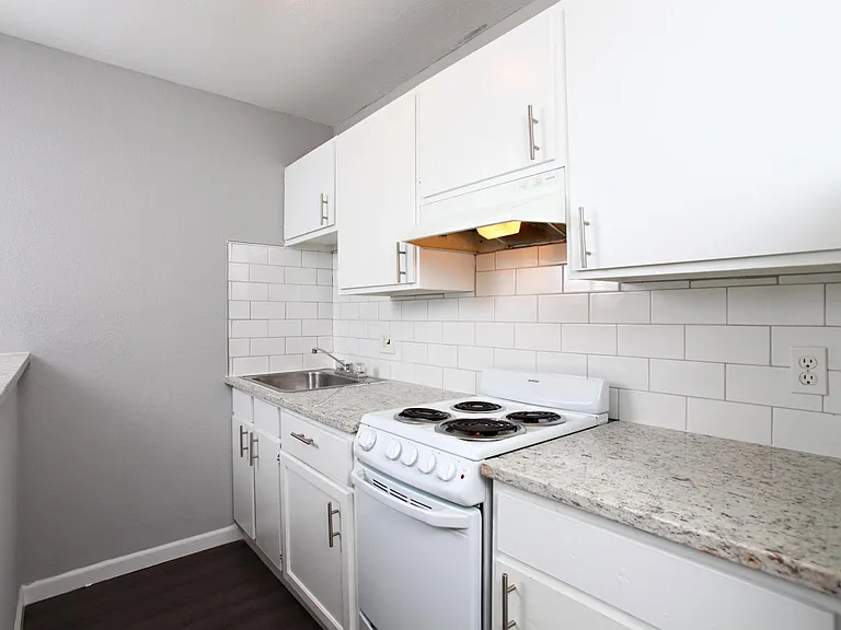 1226 S Longfellow St — Photo 6