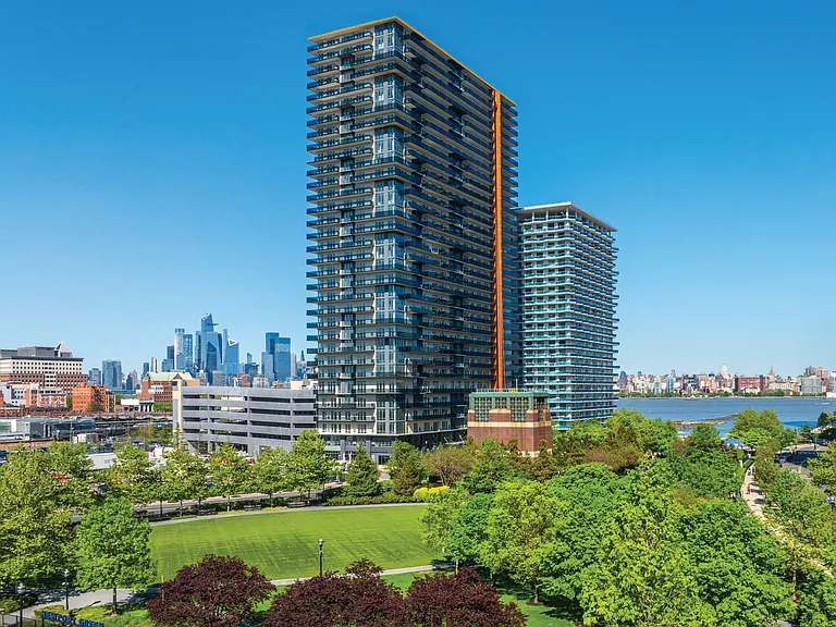 Newport offers spacious apartments ranging from studios to 3+ bedrooms