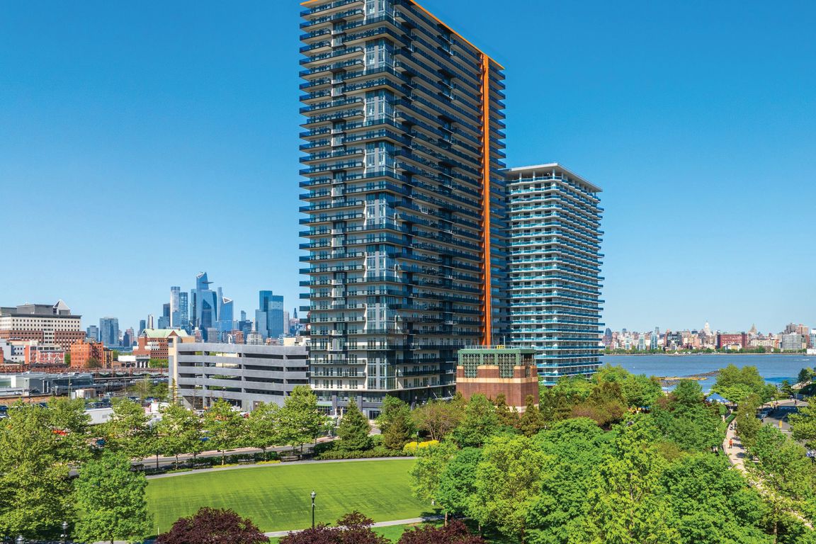 Newport offers spacious apartments ranging from studios to 3+ bedrooms