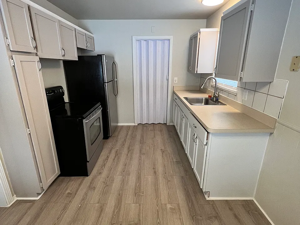 20216 Floral St