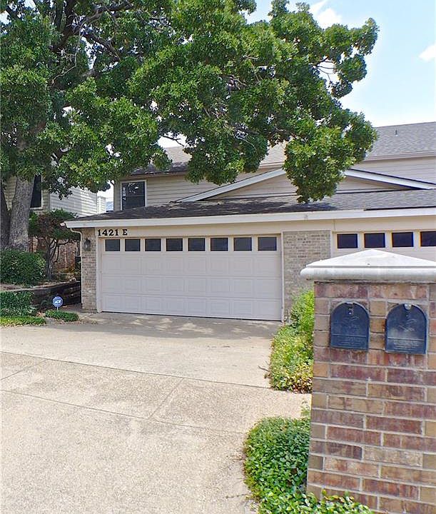 1st image of 1421 Palmnold Cir E