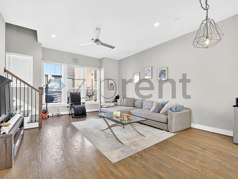 4906 Live Oak St #3 — Photo 1