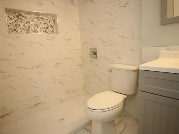 141 Beach Street image 23 of 25