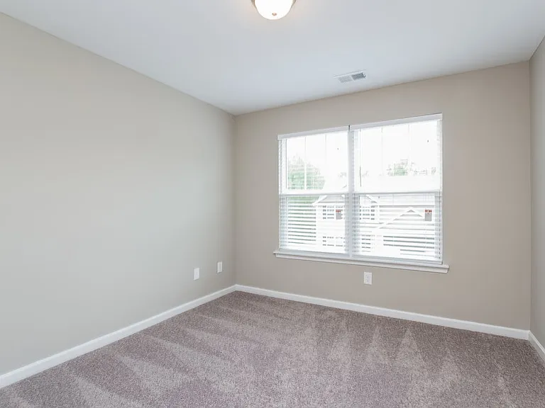 601 Fieldcrest Dr — Photo 12
