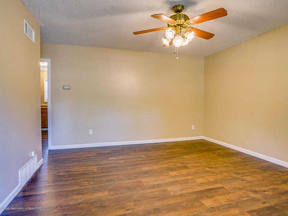 4th image of 2376 Colonial Hills Dr
