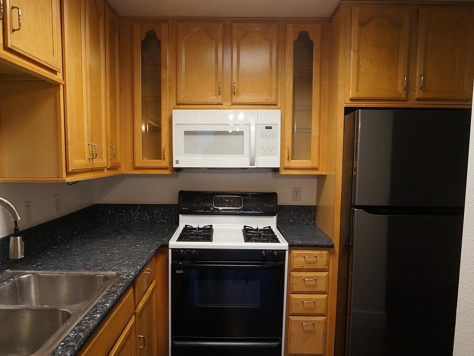 1st image of 10508 Sunland Blvd Unit 2