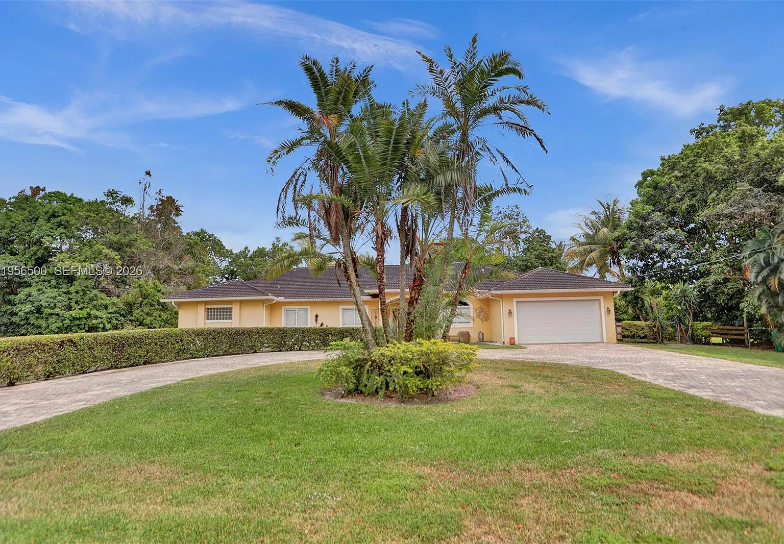 3 bed, 3.0 bath, 3378 sqft, $7,500 — Photo 2