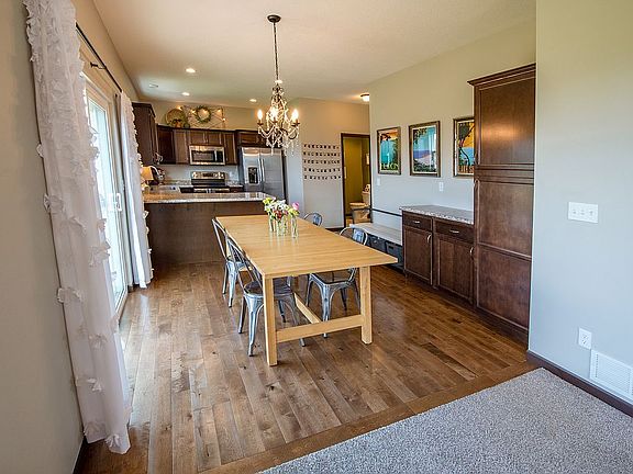 4th image of 2728 Arbor Way Blvd
