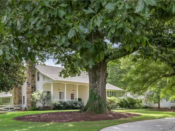 517 Jim Starr Rd, Newnan, GA 30263