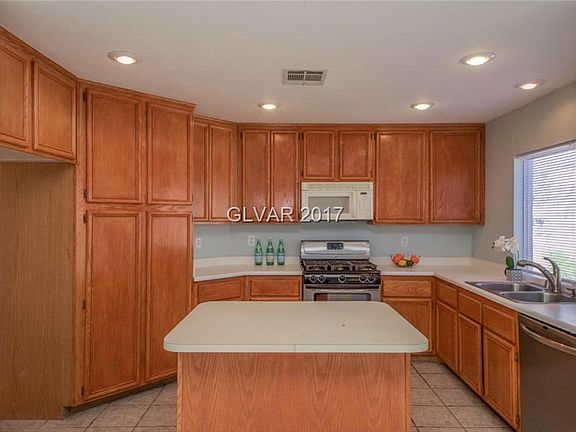 3rd image of 5446 Echo Hawk St
