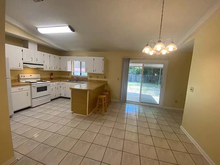3235 Auburn Pkwy — Photo 5