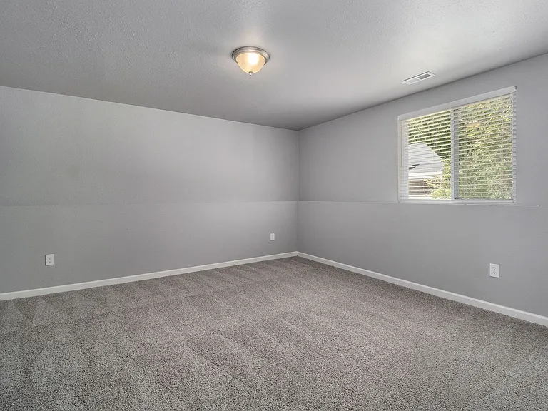 2327 Shadycroft Dr — Photo 17