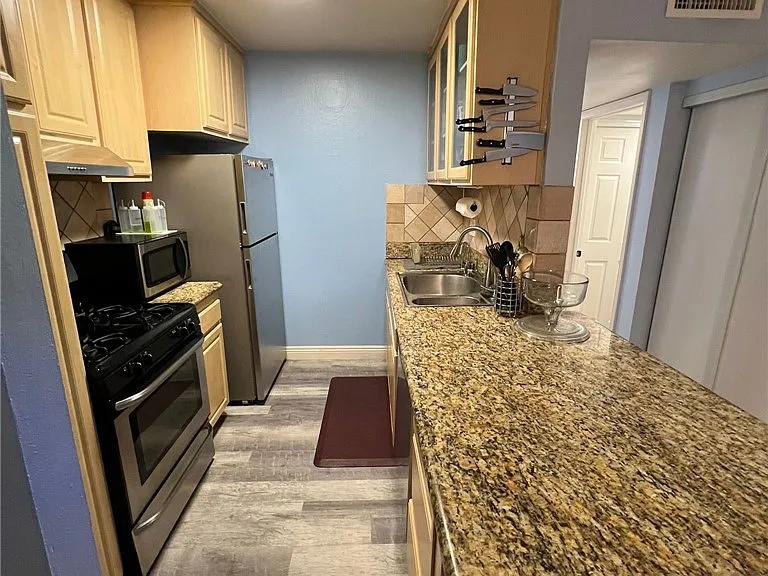 18620 Hatteras St #113 — Photo 2