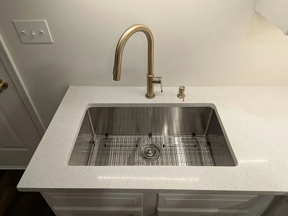 Kitchen faucet finishes