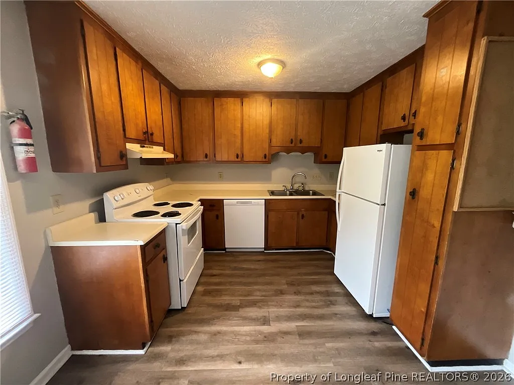 3 bed, 2.0 bath, 1092 sqft, $1,400 — Photo 2